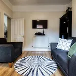 Host Liverpool - Artsy Stadium Suite, City Center & Garden